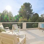 221 Le Bella